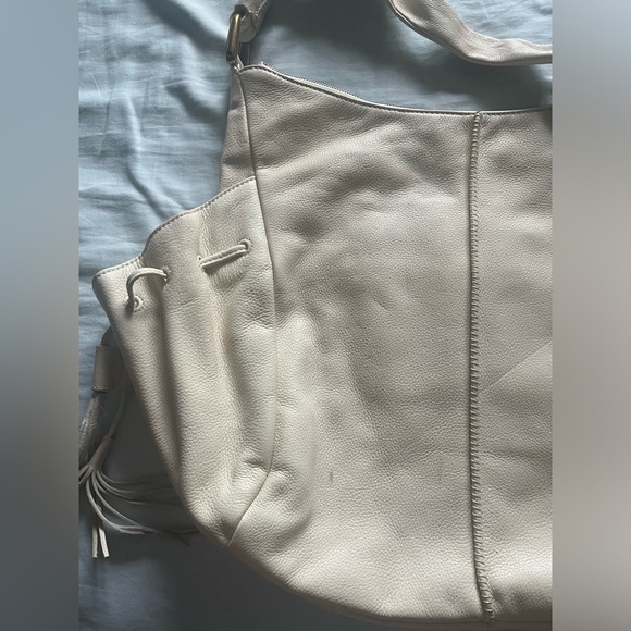 Hobo International cream fringe leather gold hardware handbag purse - Picture 13 of 16